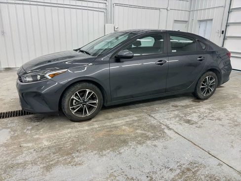 Used 2024 Kia Forte LXS w/ LXS Technology Package FWD image 15