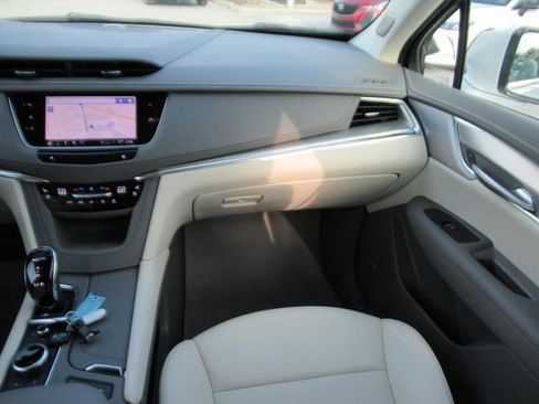 Used 2023 Cadillac XT5 Premium Luxury w/ Technology Package image 15