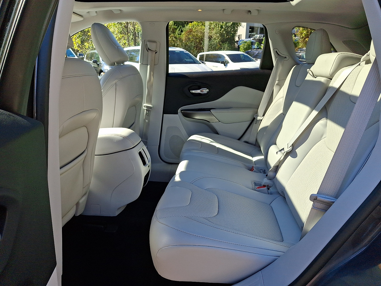 Certified 2020 Jeep Cherokee Limited AWD/4WD image 10