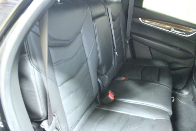 Used 2017 Cadillac XT5 Platinum AWD/4WD image 9