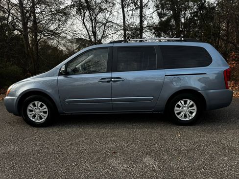 Used 2011 Kia Sedona LX w/ PWR Pkg image 6