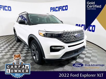 Certified 2022 Ford Explorer XLT w/ Equipment Group 202A