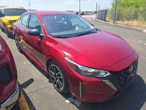 Used 2024 Nissan Sentra SR FWD image 3