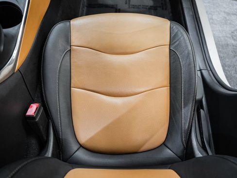 Used 2016 Chevrolet Volt Premier w/ Driver Confidence Package FWD image 29