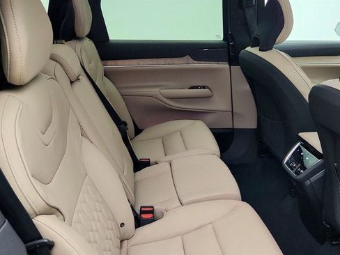 Used 2025 Volvo EX90 Plus AWD/4WD image 23
