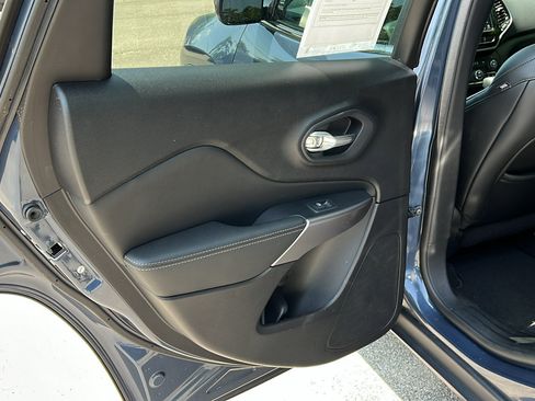 Certified 2021 Jeep Cherokee Limited image 21