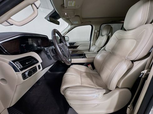 Used 2019 Lincoln Navigator L Reserve image 24