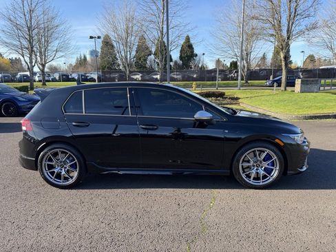 Used 2024 Volkswagen Golf R 2.0T image 9