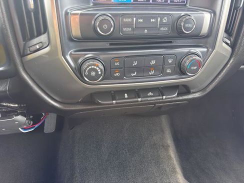 Used 2018 Chevrolet Silverado 1500 LT AWD/4WD image 23