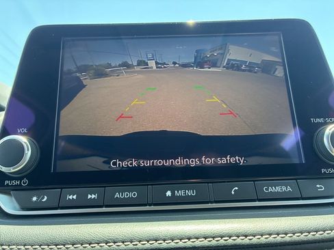 Used 2025 Nissan Rogue SV FWD image 20