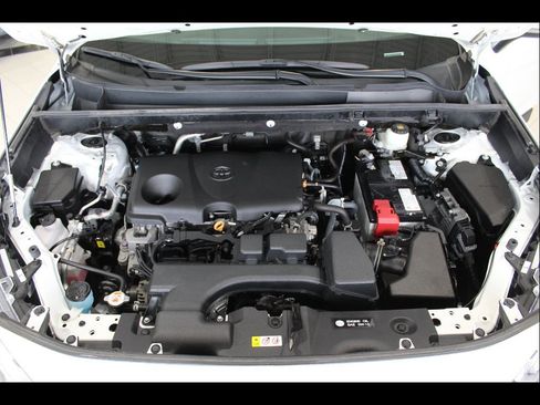 Used 2023 Toyota RAV4 XLE Premium image 30