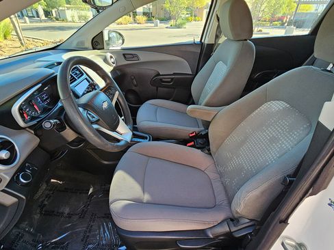 Used 2020 Chevrolet Sonic LT image 14