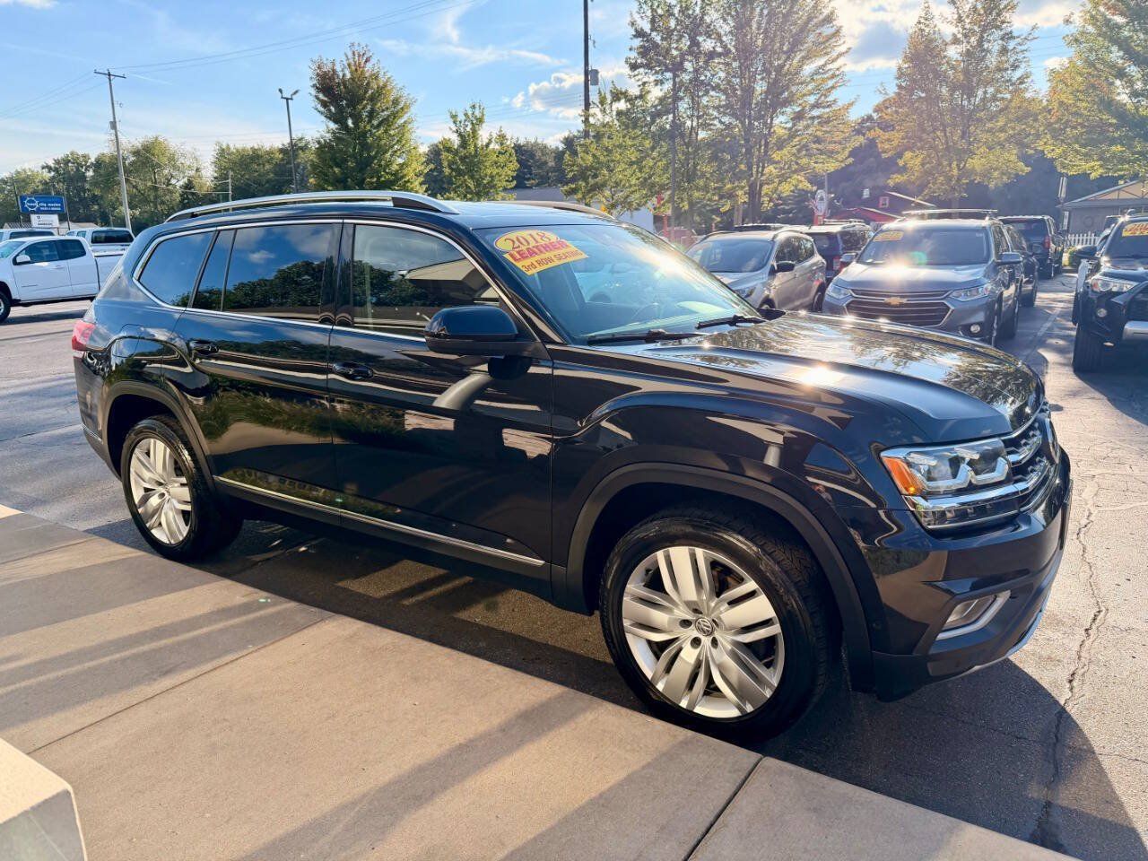 Used 2018 Volkswagen Atlas SEL Premium AWD/4WD image 2