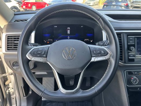 Used 2023 Volkswagen Atlas SE image 32