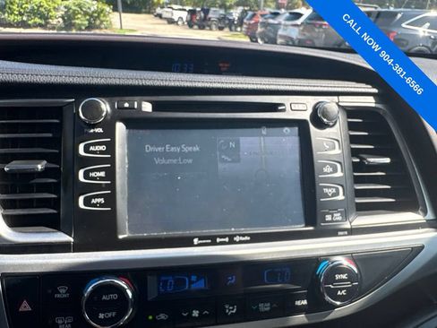 Used 2017 Toyota Highlander XLE AWD/4WD image 21