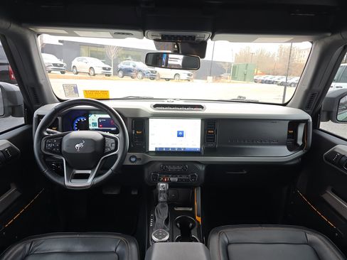 Used 2023 Ford Bronco Badlands image 18