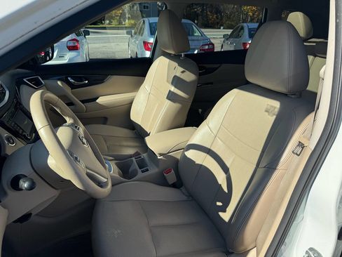 Used 2015 Nissan Rogue SL w/ SL Premium Package image 18