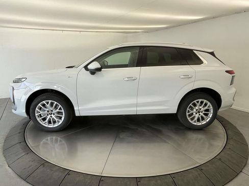 New 2026 Audi Q3 quattro 2.0T AWD/4WD image 2