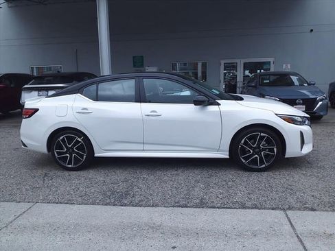 New 2025 Nissan Sentra SR w/ SR Premium Package image 4