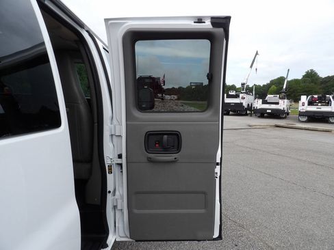 Used 2025 Chevrolet Express 3500 LS RWD image 26