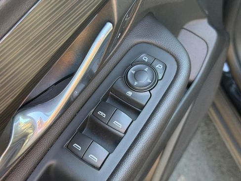 Used 2022 GMC Terrain SLE w/ Driver Convenience Package FWD image 15