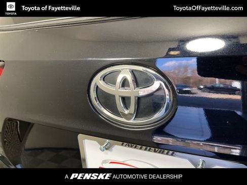 Used 2023 Toyota Highlander XLE image 16