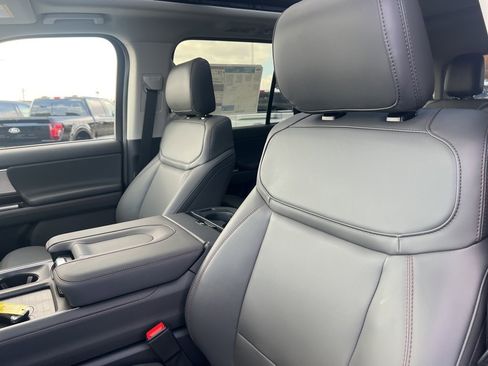 New 2025 Ford Expedition Active image 24