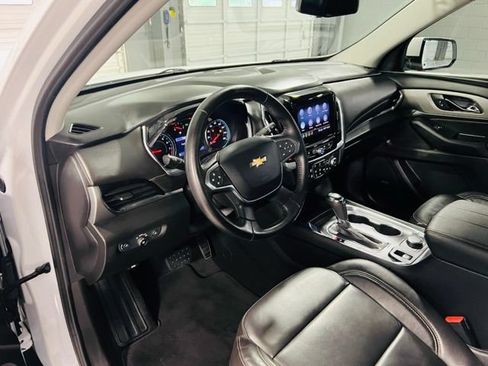 Used 2020 Chevrolet Traverse LT w/ LT Premium Package FWD image 22