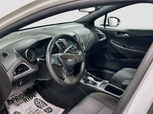 Used 2017 Chevrolet Cruze LT w/ RS Package FWD image 10