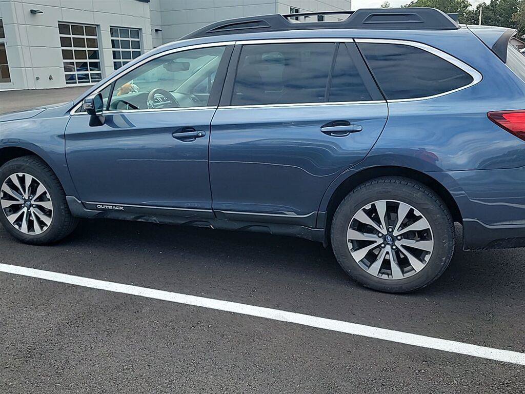 Used 2017 Subaru Outback 2.5i Limited AWD/4WD image 8