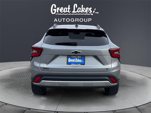 Used 2024 Chevrolet Trax LT w/ Driver Confidence Package image 4