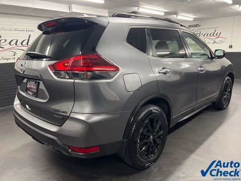 Used 2018 Nissan Rogue SV image 11