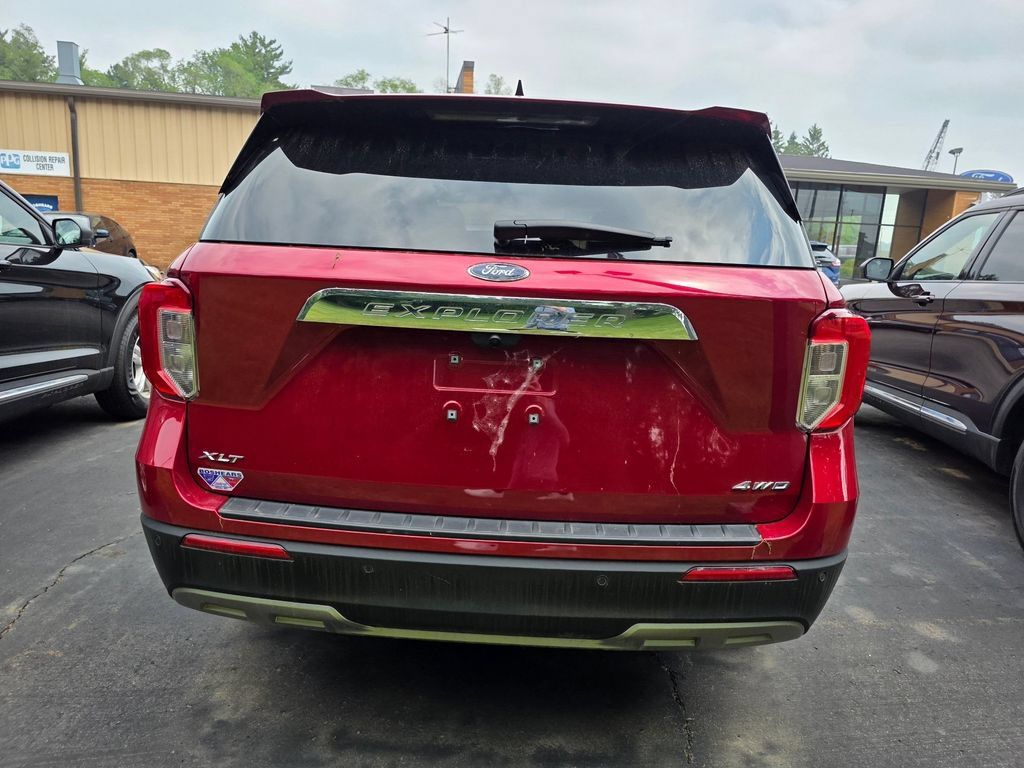 Used 2022 Ford Explorer XLT w/ Equipment Group 202A AWD/4WD image 7