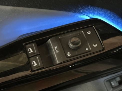 Used 2023 Volkswagen ID.4 Pro S image 14