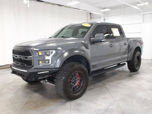 Used 2018 Ford F150 Raptor w/ Equipment Group 802A Luxury image 4
