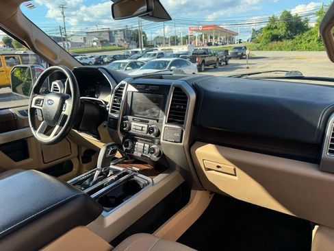 Used 2015 Ford F150 Lariat w/ Equipment Group 502A Luxury AWD/4WD image 11