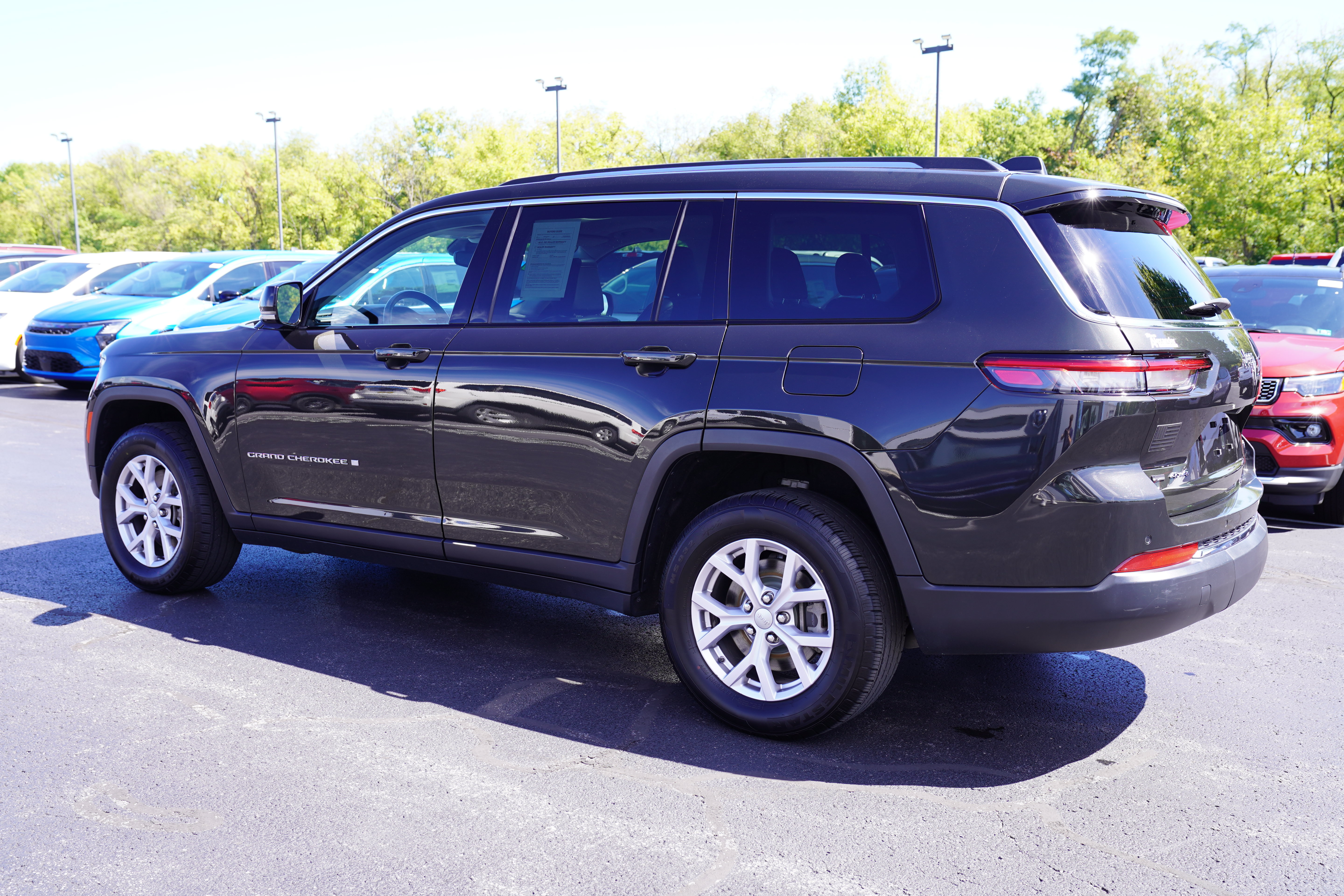 Used 2021 Jeep Grand Cherokee L Limited AWD/4WD image 10