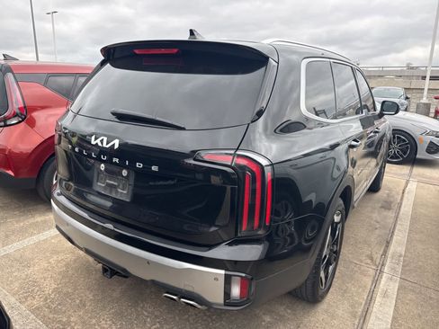 Certified 2024 Kia Telluride EX w/ EX Captain's Chair Package image 4