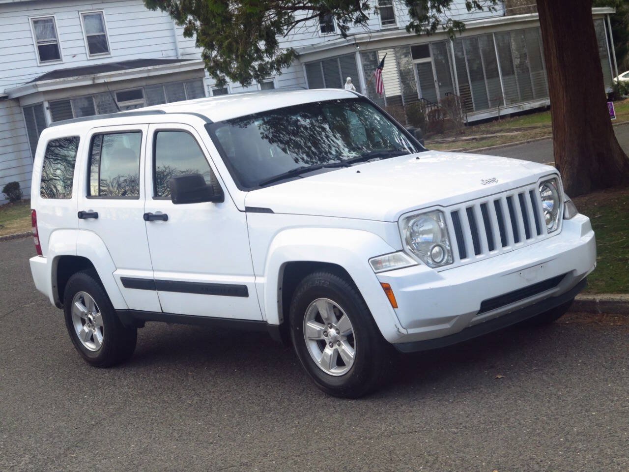 Used 2011 Jeep Liberty Sport AWD/4WD image 23