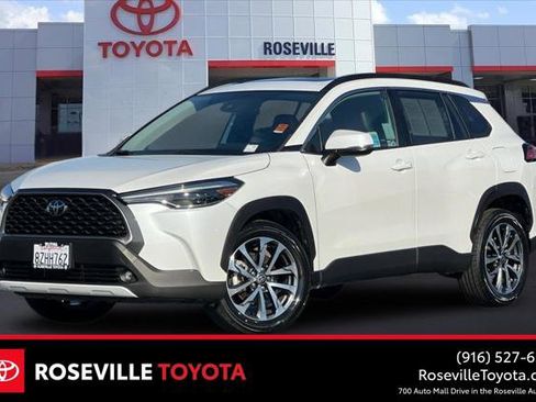 Certified 2022 Toyota Corolla Cross XLE w/ Convenience Package image 1