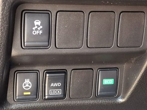 Used 2018 Nissan Rogue Sport SL image 24