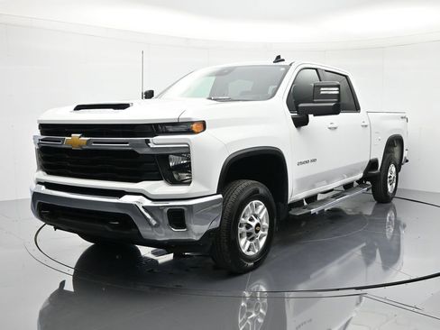 Used 2024 Chevrolet Silverado 2500 LT image 1