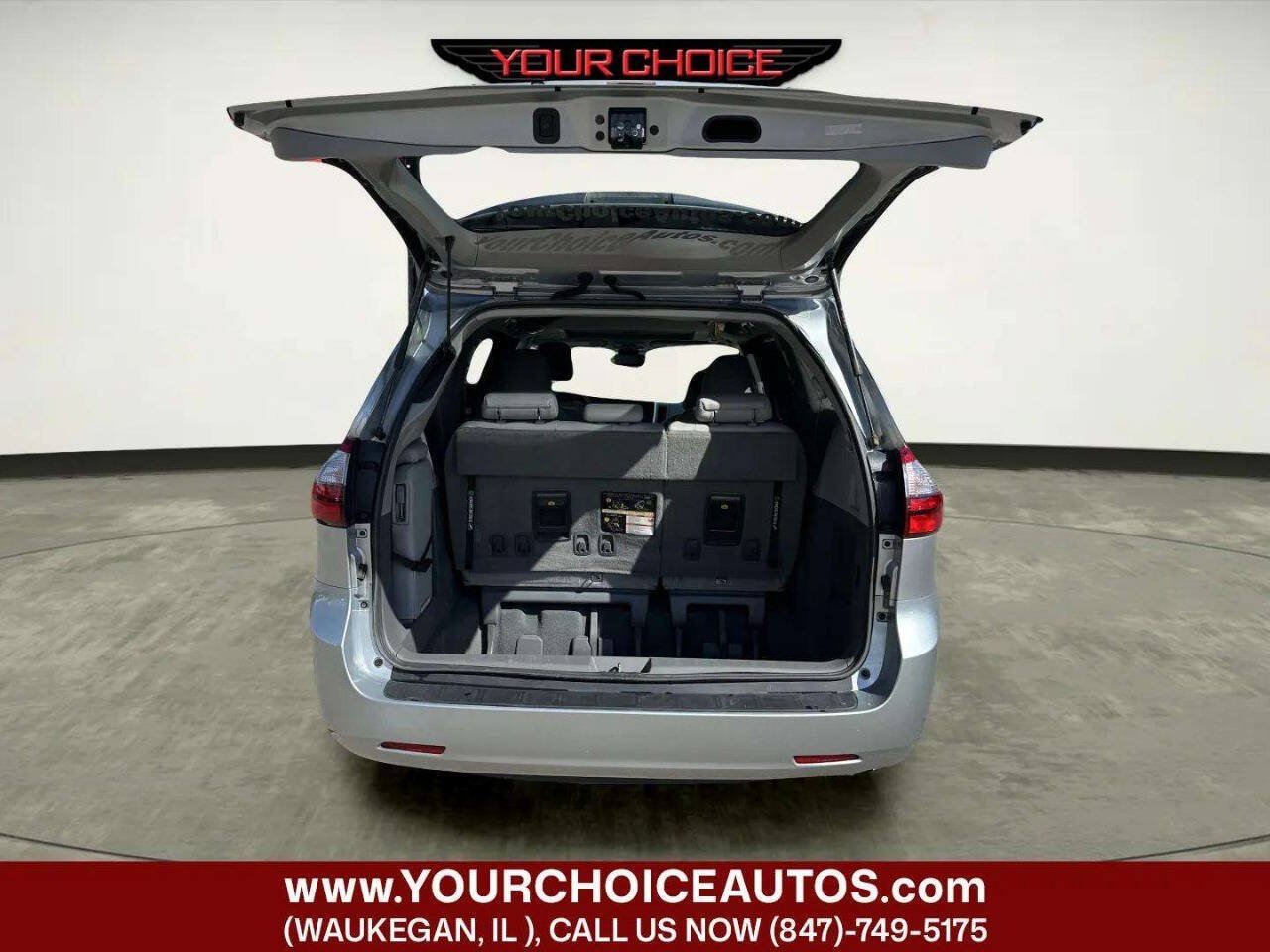 Used 2020 Toyota Sienna XLE FWD image 31