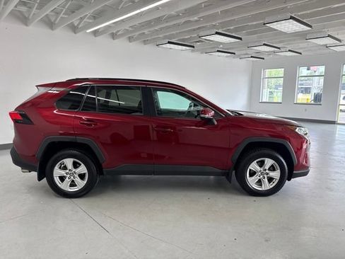 Used 2021 Toyota RAV4 XLE w/ XLE Grade Weather Package AWD/4WD image 15