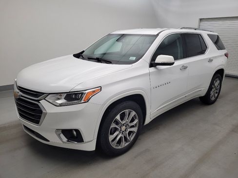 Used 2020 Chevrolet Traverse Premier w/ LPO, Cargo Package AWD/4WD image 2