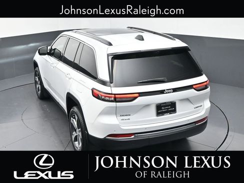 Used 2024 Jeep Grand Cherokee Limited w/ Luxury Tech Group II AWD/4WD image 26