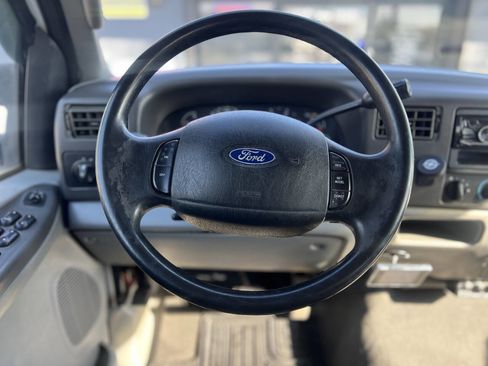 Used 2004 Ford F250 XLT image 17