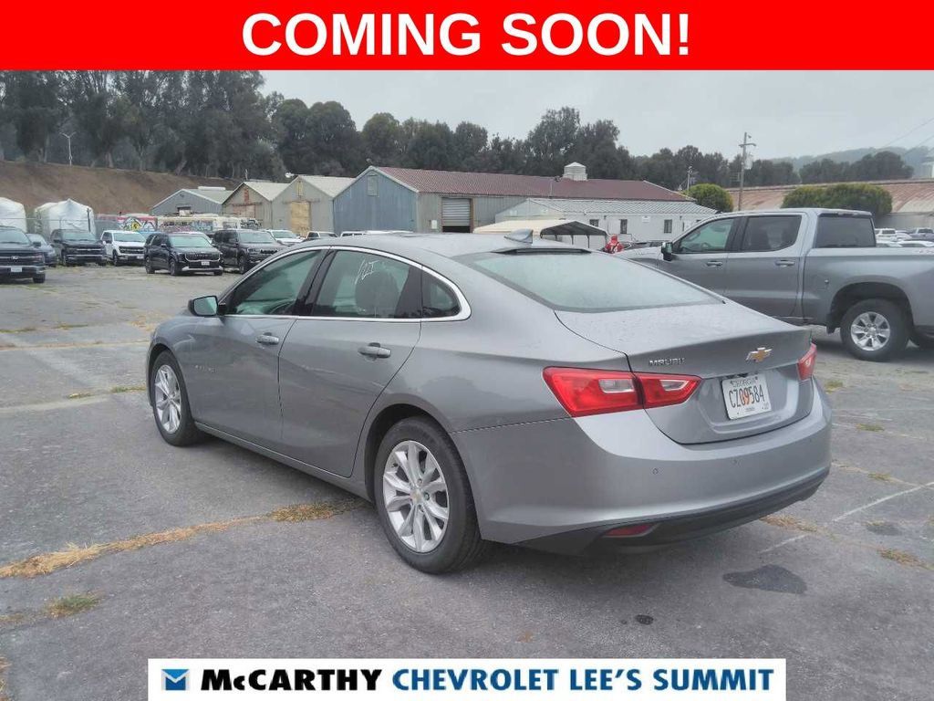 Used 2024 Chevrolet Malibu LT FWD image 2