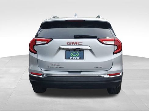 Used 2022 GMC Terrain SLT w/ Infotainment Package II AWD/4WD image 4