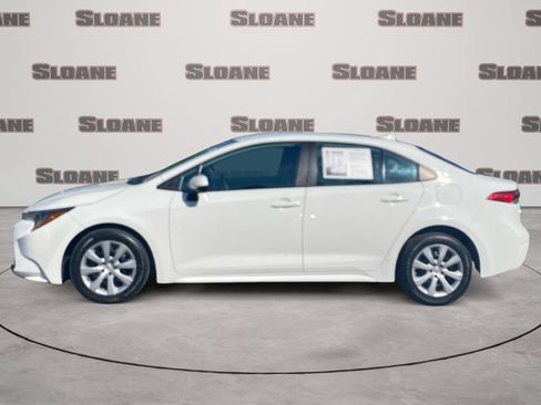 Used 2023 Toyota Corolla LE FWD image 2